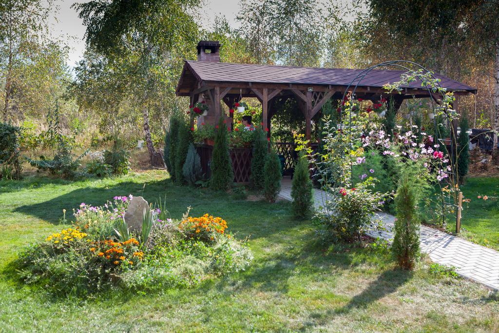 Pensiunea Royal Garden Hotel Sîmbăta de Sus Buitenkant foto